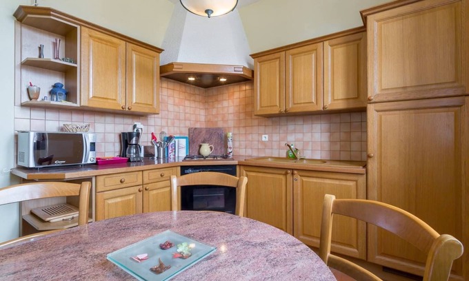Parilly House | Maison Cozy + Jardin 425m2, Parking, Quartier Calme