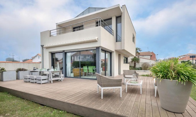La Plaine-sur-Mer House | Maison d’Architecte Face Mer à la Plaine sur Mer