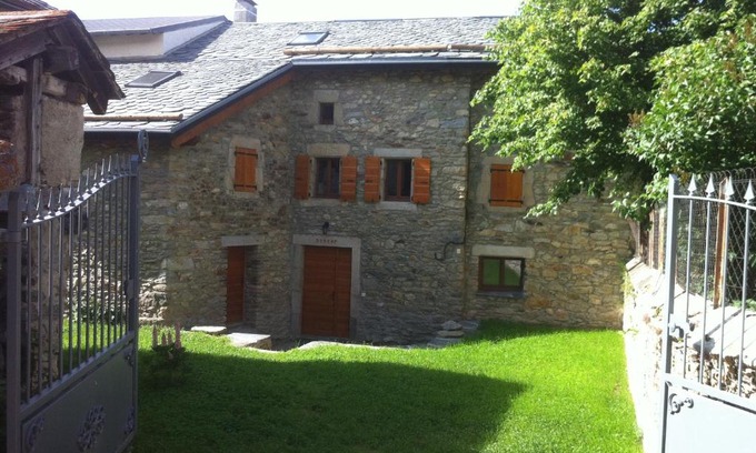 Saint-Pierre-dels-Forcats House | Maison De Caractère En Pierre cal Batlle