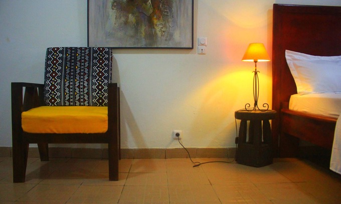 Yaounde Villa | maison d'hôte sécurisée situé au coeur de ville avec galerie d'art et restaurant