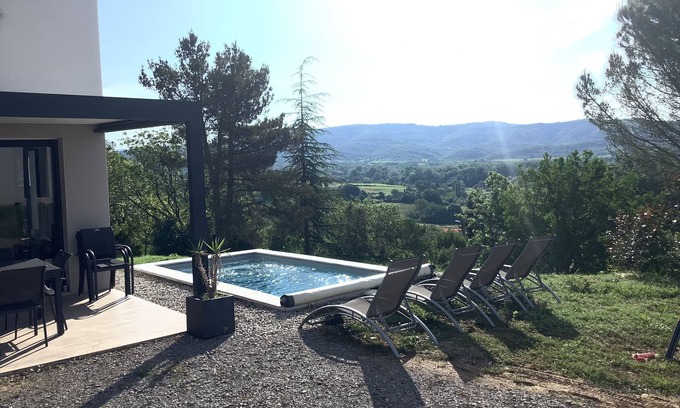 Chauzon Villa | Maison de 6 Personnes Avec Piscine à 10 mn à Pied dun Site Classé