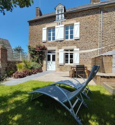 Pleudihen-sur-Rance Apartment | Maison de bourg Bord de Rance Proximité des plages