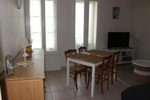 Talmont-Saint-Hilaire House | maison de bourg