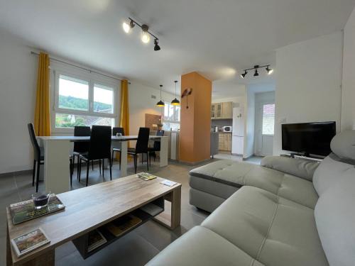 Chablis House | Maison de campagne entre vigne et bois