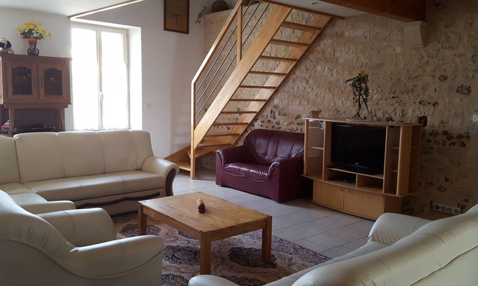 Montalembert House | Maison de Campagne au Calme