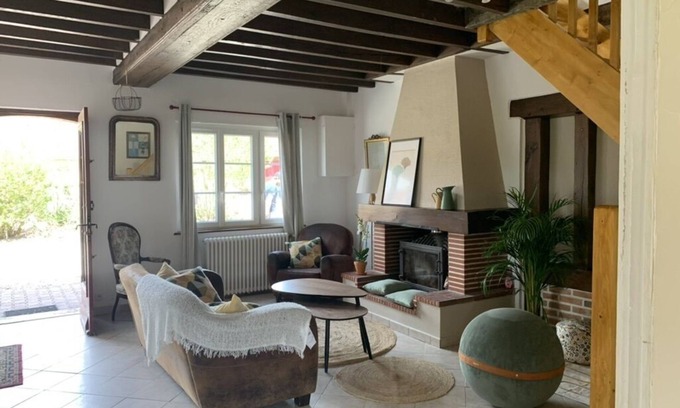 Saint-Viatre House | Maison de Campagne Confortable en Sologne, vue sur L'étang