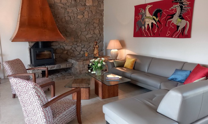 Felletin House | Maison de Campagne Rénovée Avec Grand Jardin