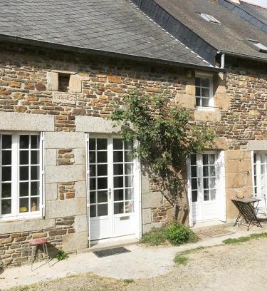 Sougeal House | Maison de Charles