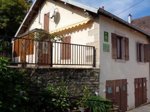 Fougerolles-Saint-Valbert House | Maison de charme à Fougerolles, idéale pour curistes - FR-1-583-397