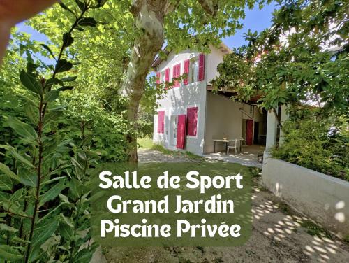 Les Chutes Lavie House | Maison de Charme Classée 3 étoiles - Calme, Jardin, Salle de Sport, Piscine