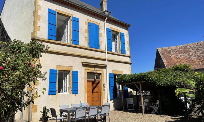 Pierrefitte-sur-Loire House | Maison de famille au cœur du Bourbonnais, 18ème siècle, charme et confort, proche loisirs et commerces - FR-1-489-387
