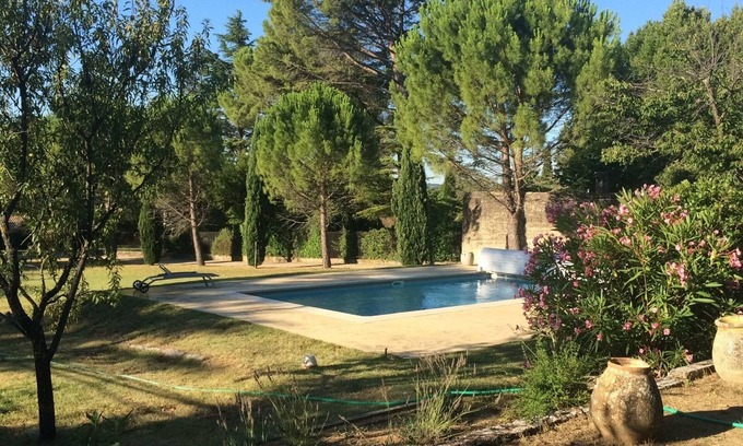 Valreas House | Maison de Famille Avec Beaucoup de Charme et de Caractère, Piscine et Grand Parc