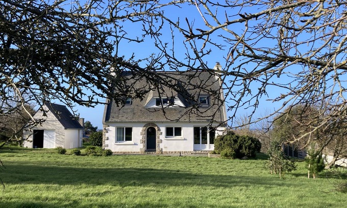 Penvenan House | Maison de Vacances à 300m de la Mer, Grand Jardin, à Bugueles Penvenan