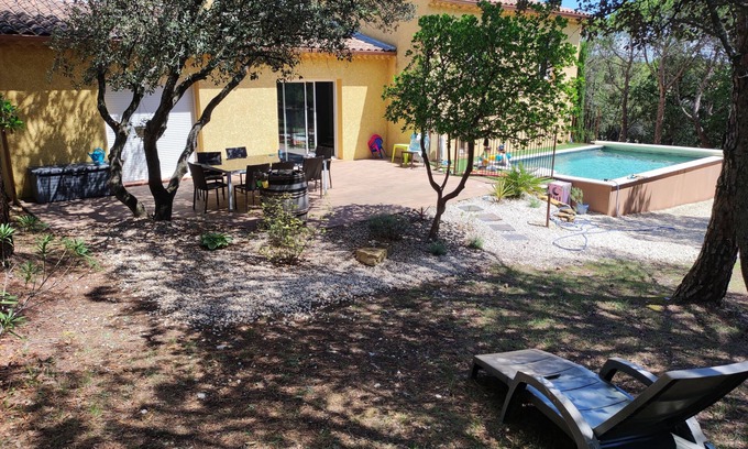 Rochegude House | Maison de Vacances en Lisière de Forêt Avec Piscine Privée