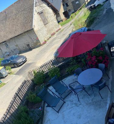 La Motte-Servolex House | Maison de village entre lac et montagne