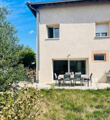Chanas Apartment | Maison de village - Idéal famille ou séjour pro