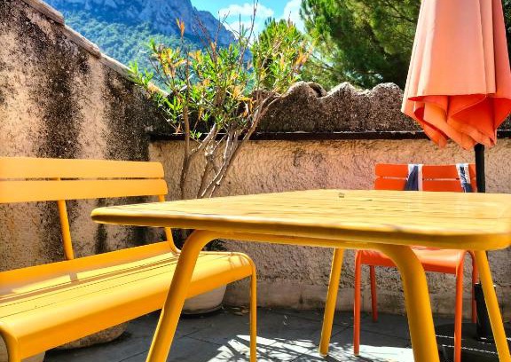 Buis-les-Baronnies House | Maison de ville 10 p. centre Buis les Baronnies