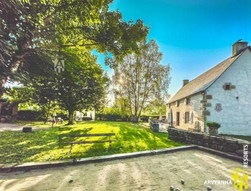 Lanobre House | Maison Edouard