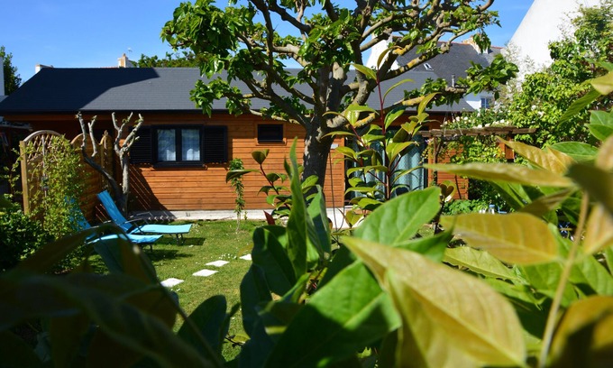 Plobannalec-Lesconil House | Maison en Bois de Plein Pied, au Calme Avec Jardin Fleuri Privatif de 300 m2