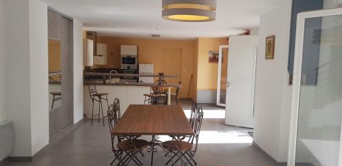 Maraussan Villa | Maison entière garage à 5 minute à pied des grands buffets et centre ville