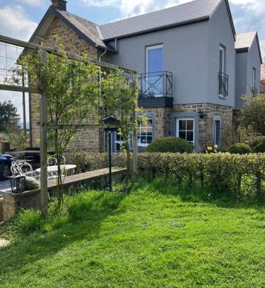 Marchin Villa | Maison et son jardin situés dans le Condroz