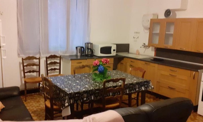 Sarrouilles House | Maison F4 90m2 au Calme