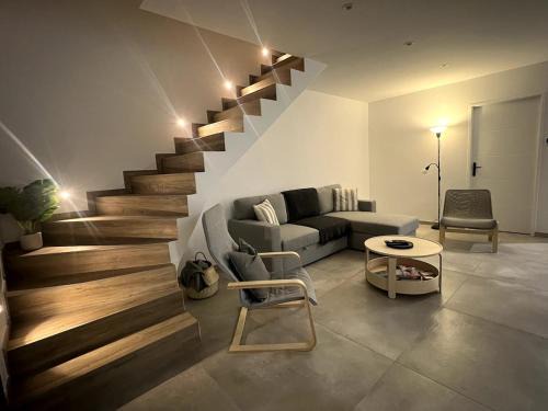 Boisset-les-Montrond Villa | Maison Familiale du Canal