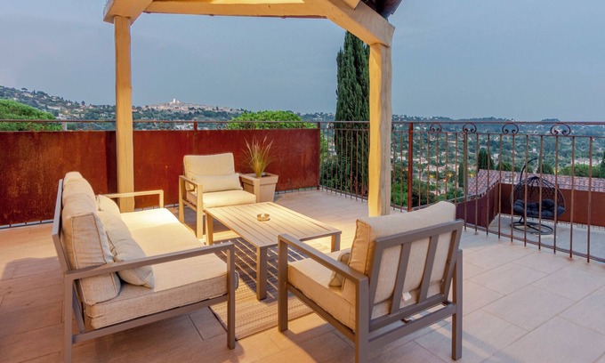 La Colle-sur-Loup Villa | Maison Familiale vue Panoramique sur Saint Paul de Vence