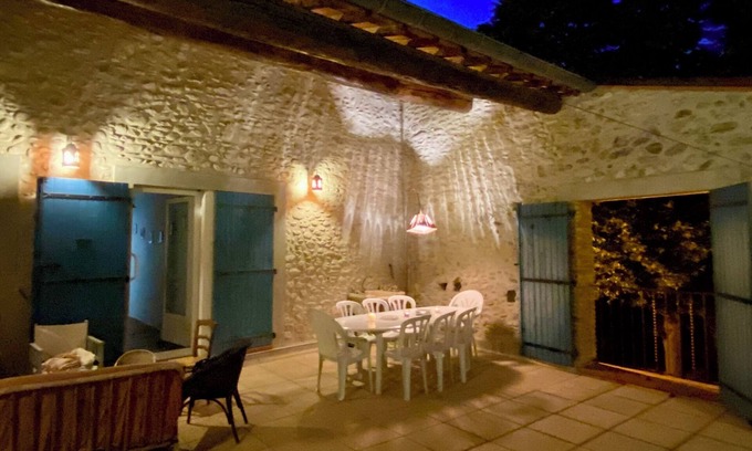 Saint-Andre House | Maison Familiale au Cœur du Village, au Pied des Albères et à 8km des Plages