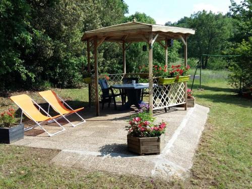 Sainte-Mondane House | Maison familiale avec grand jardin, proche de Sarlat, cheminée, Wifi, animaux acceptés - FR-1-616-61