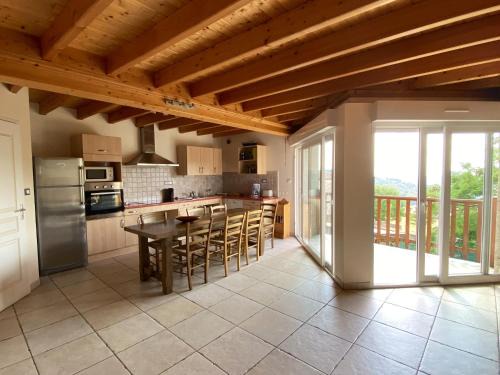 Monts du Pilat House | Maison familiale avec vues et espaces de jeux