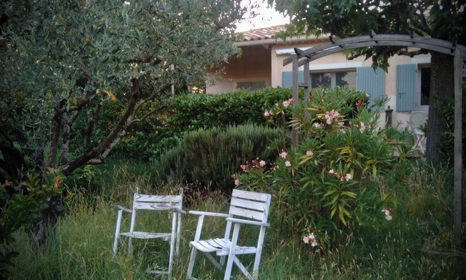 Vaison Ventoux Villa | Maison Familiale Dans les Vignes