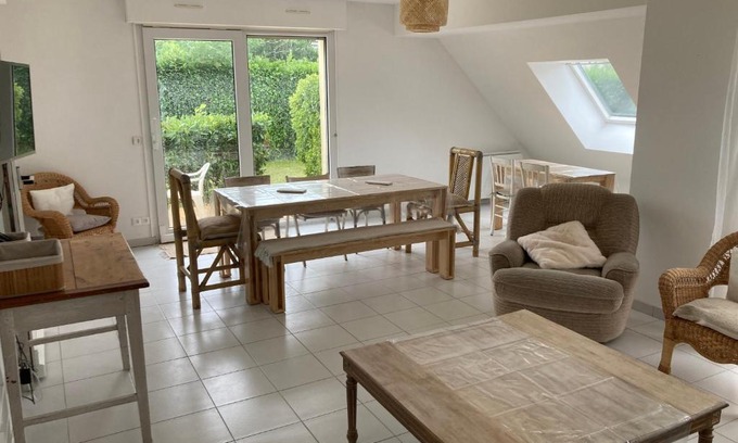 Gouville-sur-Mer House | Maison familiale dans une rue paisible
