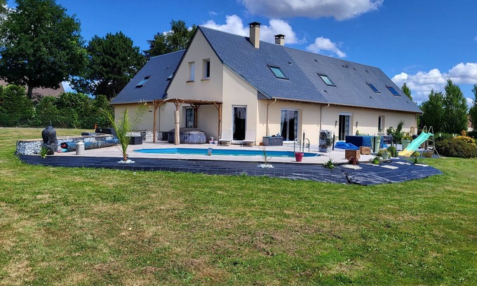 Loucelles House | Maison Familiale
