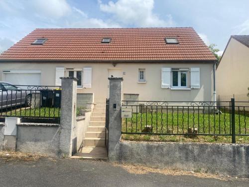 Pithiviers House | Maison familiale - Jardin - Parking - Wifi
