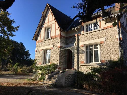 Dhuizon House | Maison familiale rénovée, proche châteaux, grand jardin, 5 chambres, équipements inclus, animaux acceptés - FR-1-491-436