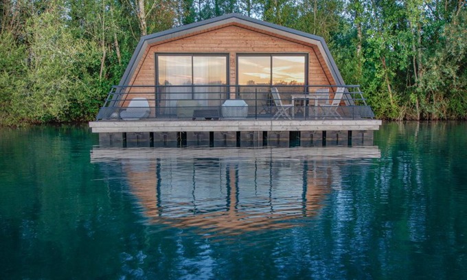 Baurech House | Maison flottante - Houseboat - Baurech Insolite