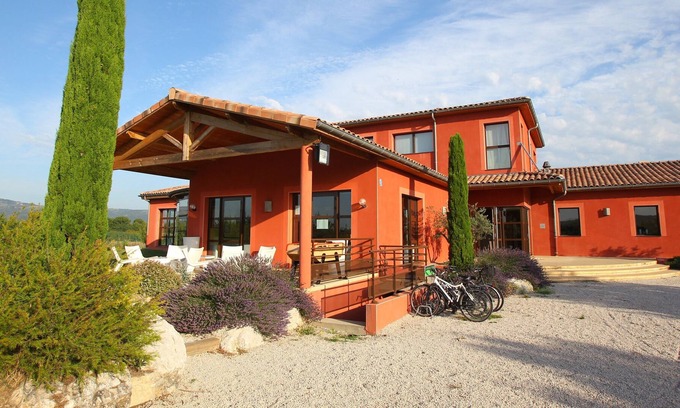 Chateauneuf-sur-Isere House | Maison de vacances spacieuse | 2 piscines et sauna