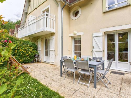Merville-Franceville-Plage House | Maison de vacances pour 6 personnes à 600m de la plage avec terrasse et jardin, idéale en famille - FR-1-788-13