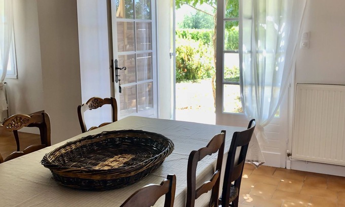 Saint-Nazaire House | Maison de Campagne, Rénovée, au Calme, Entre Vignoble Bordelais et Bergeracois