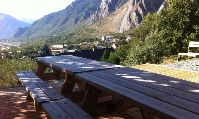 Saint-Martin-de-la-Porte Apartment | Maison de La Tour - Very spacious Grand Perron apartment 15p in Maurienne