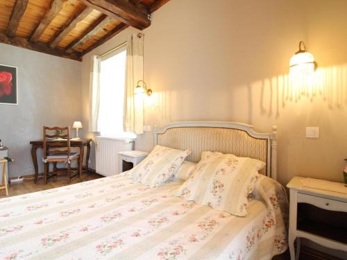 Choye Bed & Breakfast | Maison historique avec chambres d'hôtes et parc clos à Choye - FR-1-583-293