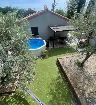 Bagnols-sur-Ceze Apartment | Maison individuelle avec extérieur et piscine