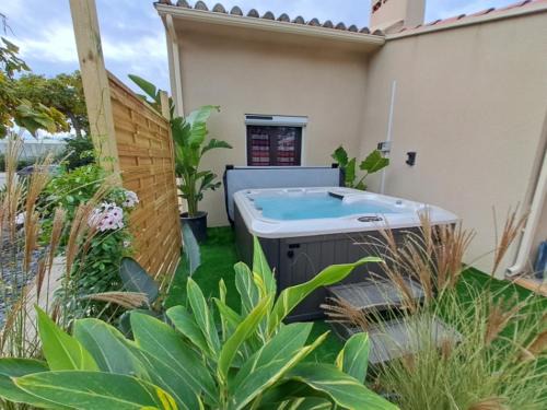 Perpignan Villa | Maison individuelle plain pied avec Spa en option PENSEZ A VALIDER VOTRE RESERVATION DANS LES 24H APRES VOTRE DEMANDE DE RESERVATION