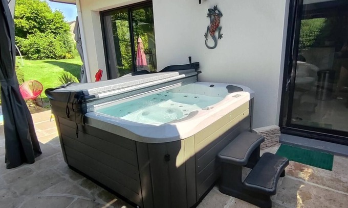 Savenay House | Maison Jacuzzi