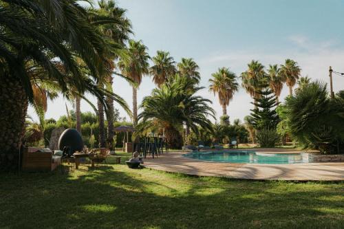 Hyeres House | Maison jardin tropicale piscine - Quatre Murs Et Un Toit