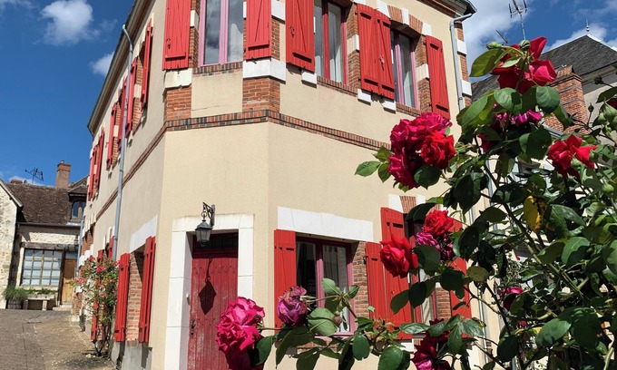 Mennetou-sur-Cher House | Maison Jeanne D'arc, au Cœur de la Cité Médiévale