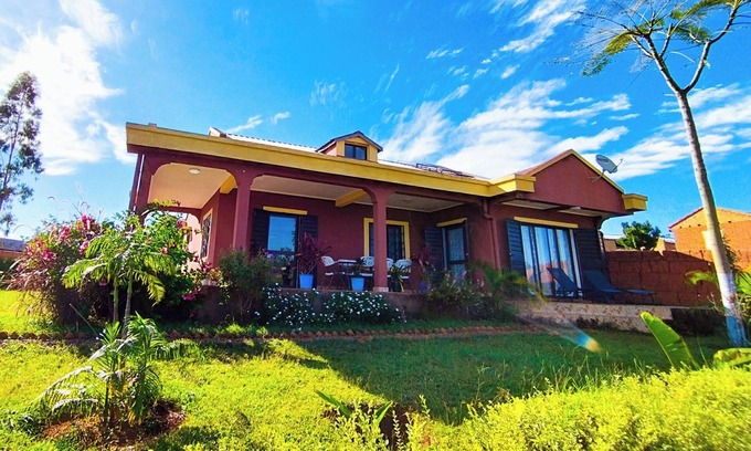 Antananarivo Avaradrano Villa | MAISON JIREH - A Guesthouse in the Heart of Nature - Antananarivo - MADAGASCAR