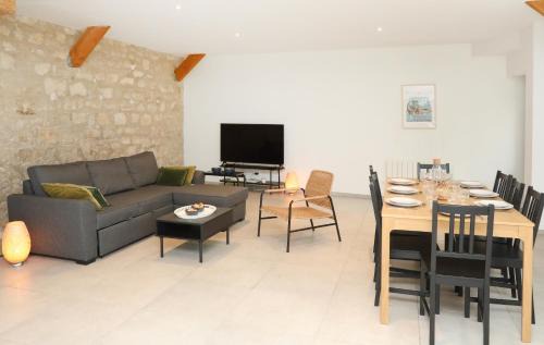 Senlis House | Maison Le Clos des Cerfs by La Boîte En Plus