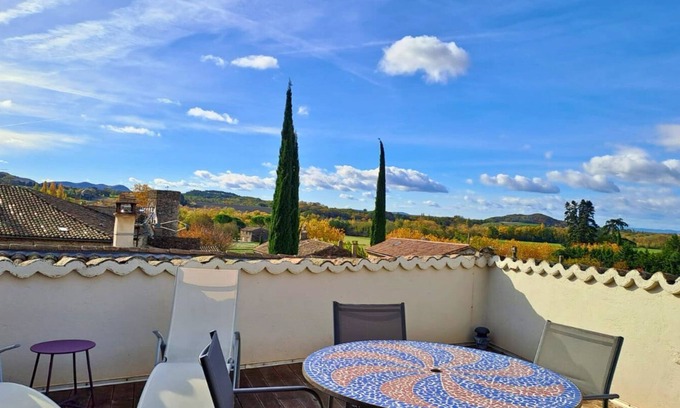 Pont-de-Barret House | Maison Louisa - Haven of peace with a view, at the gateway to Provence - Sleeps 7